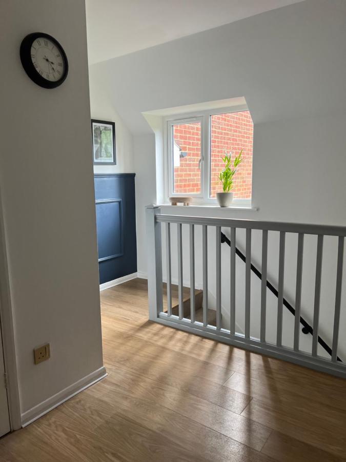The Raven'S Loft By Harry Potter Apartment Watford  Exterior photo
